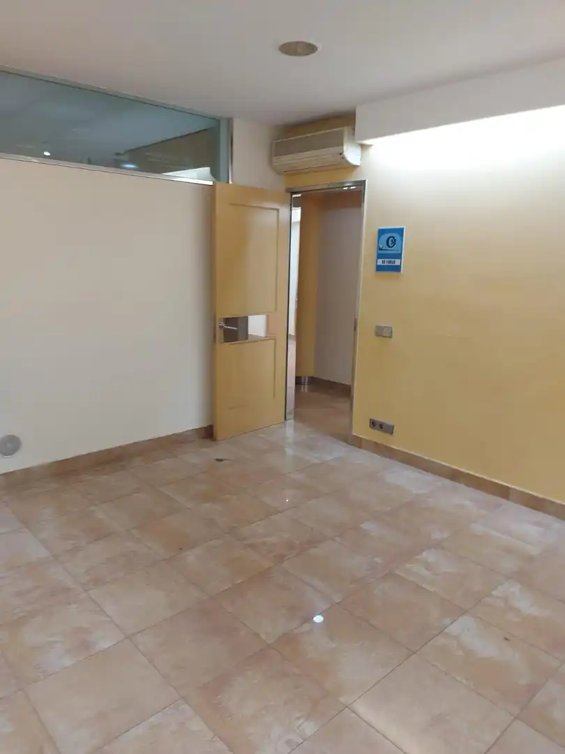 Büro zum Verkauf in Salamanca mit Klimaanlage und Heizung