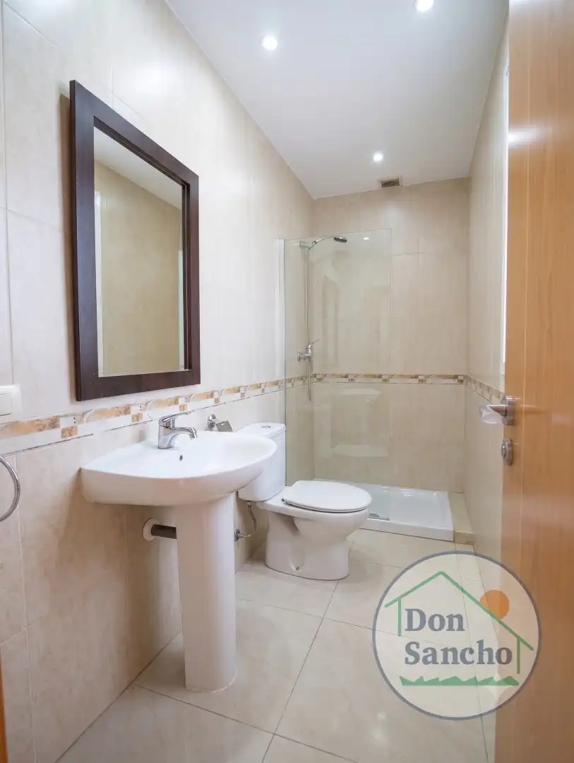 Baño de Casa adosada en venta en Mucientes con Calefacción, Terraza y Balcón