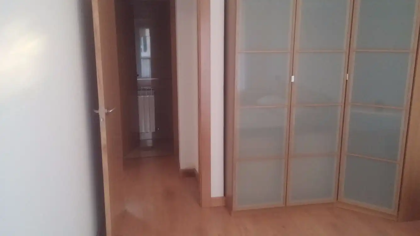 Dormitori de Apartament de lloguer en Salamanca amb Calefacció, Parquet i Moblat