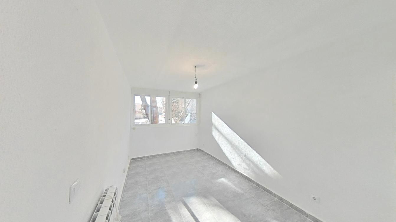 Bedroom of Flat for sale in  Madrid Capital  with Oven