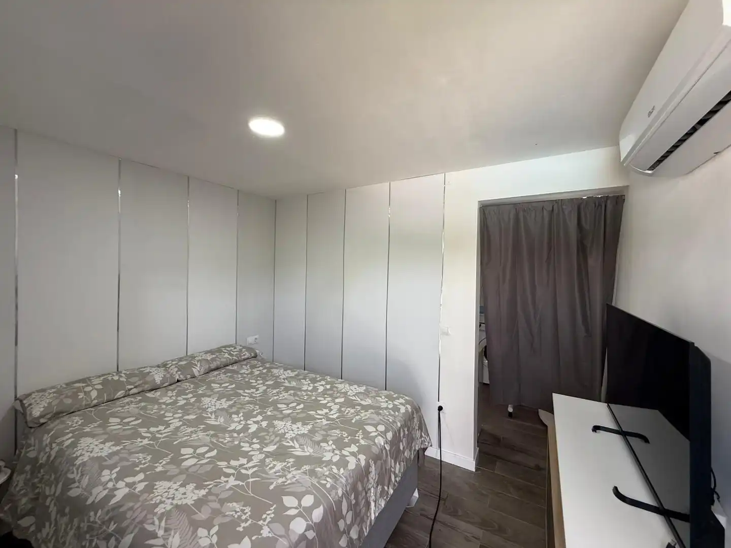 Dormitori de Casa o xalet en venda en Utrera amb Jardí privat, Terrassa i Piscina