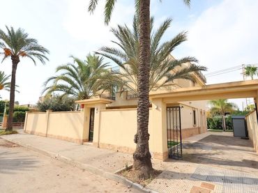 Villa con piscina in vendita a Orihuela Costa