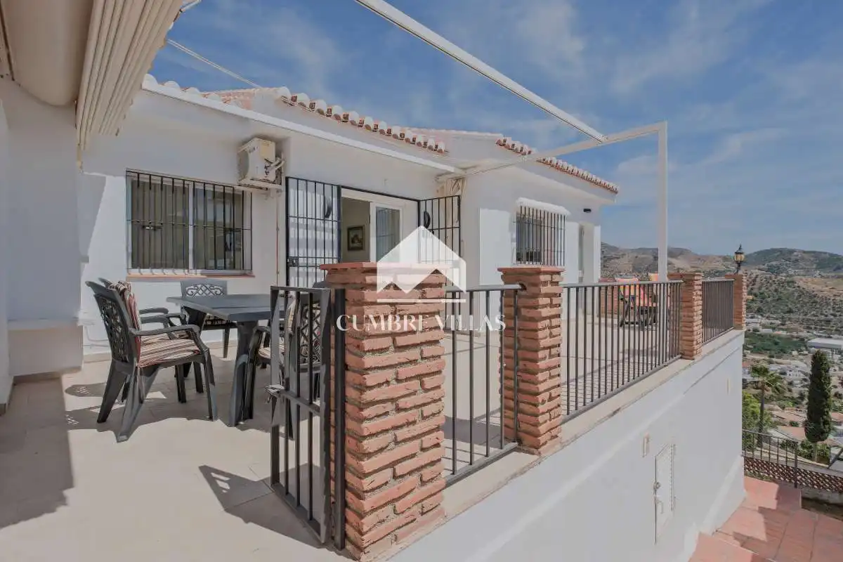 Exterior view of Houses for sale in Almuñécar