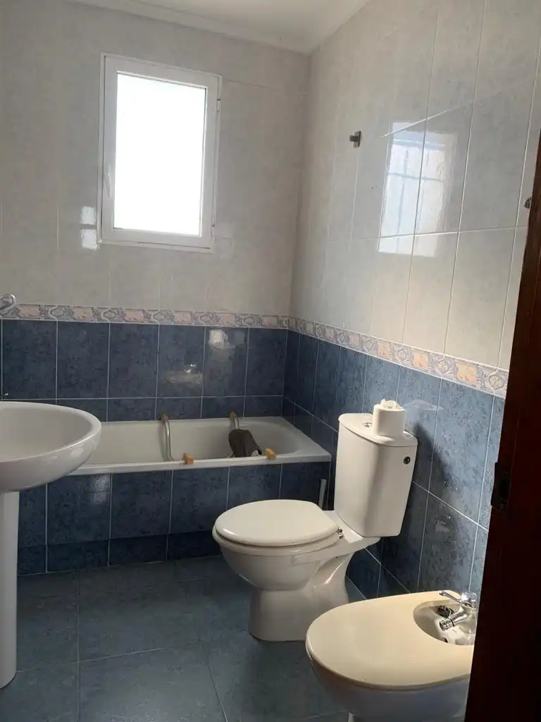 Bany de Casa o xalet en venda en Orihuela amb Aire condicionat, Calefacció i Jardí privat