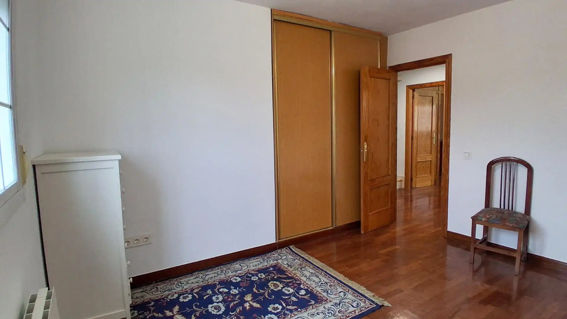 Schlafzimmer von Einfamilien-Reihenhaus zum Verkauf in Cabrerizos mit Heizung, Abstellraum und Schwimmbad