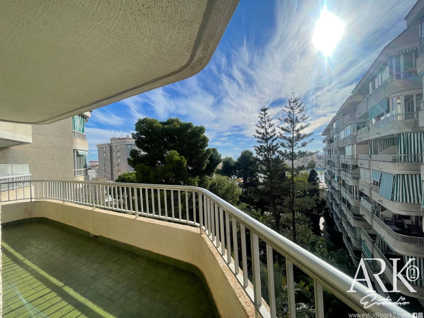 Vista exterior de Apartament en venda en Gandia amb Terrassa, Piscina i Forn