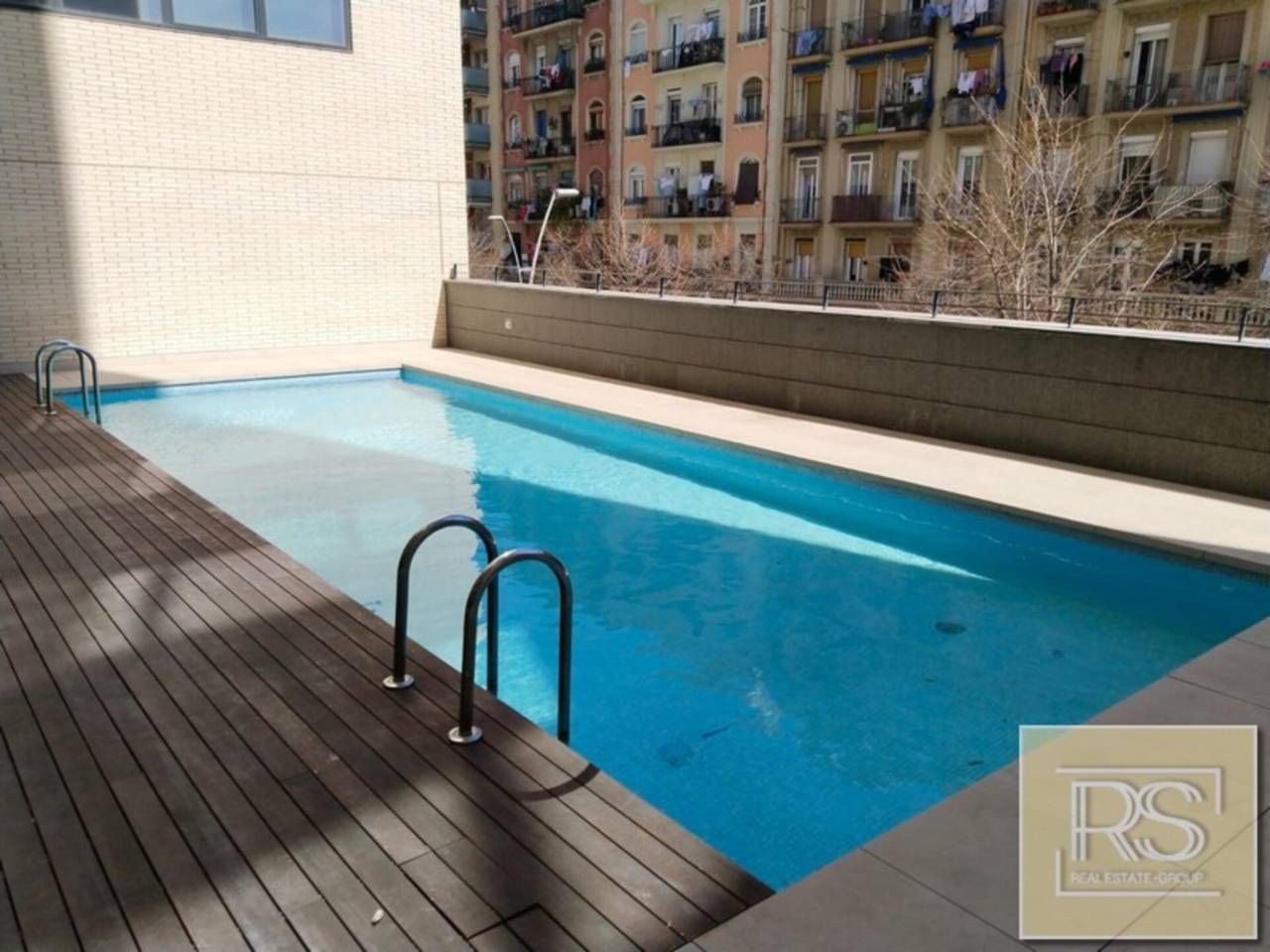 Pis de lloguer a Marroc, Provençals del Poblenou