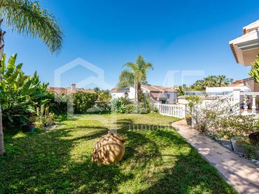 Casa amb jardí en venda a Caleta de Vélez
