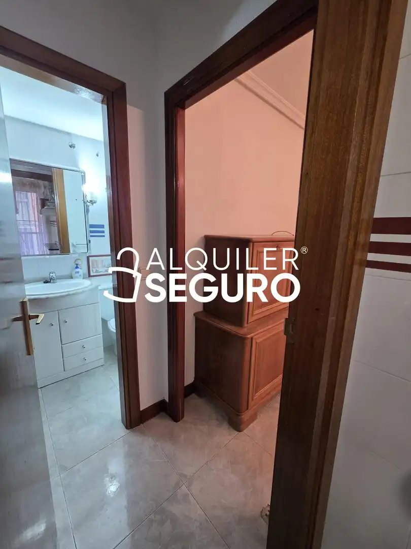 Schlafzimmer von Wohnung zur Miete in Burgos mit Heizung, Terrasse und Möbliert