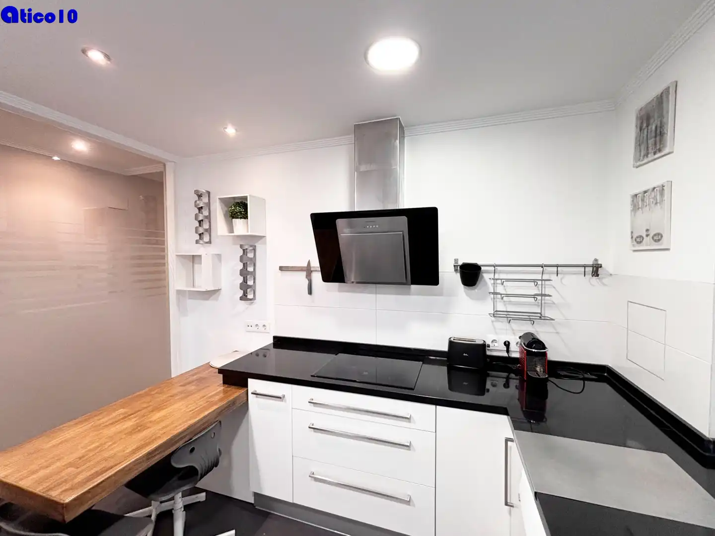 Kitchen of Flat for sale in Oviedo   with Heating, Storage room and Furnished
