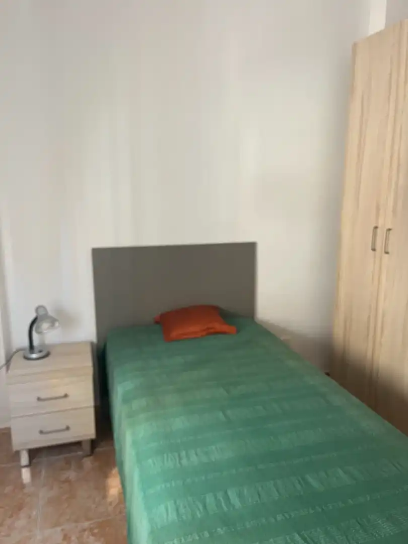 Habitación de Piso de alquiler en Málaga con Aire acondicionado y Amueblado