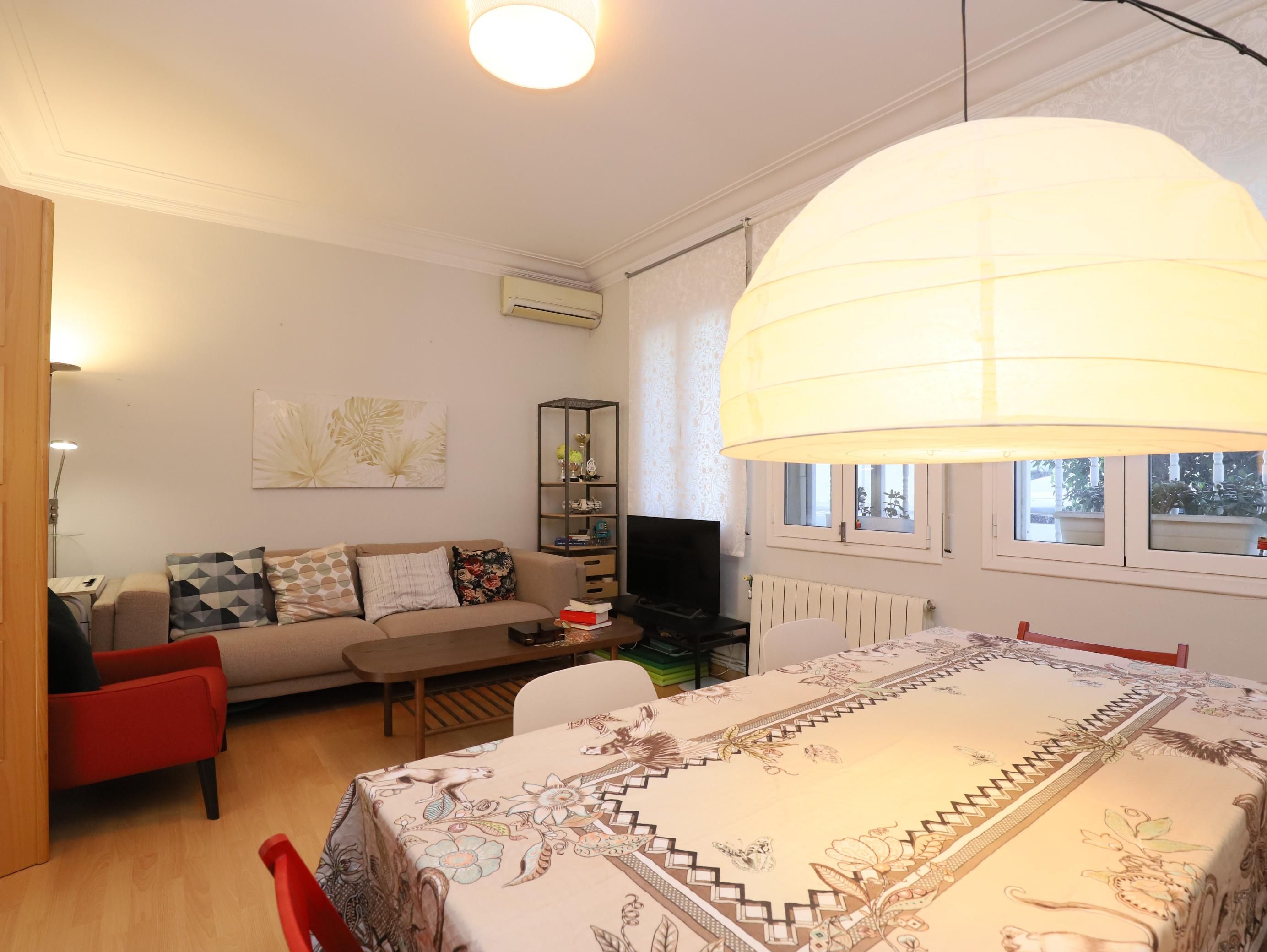 Sala d'estar de Pis en venda en  Barcelona Capital amb Aire condicionat, Calefacció i Parquet