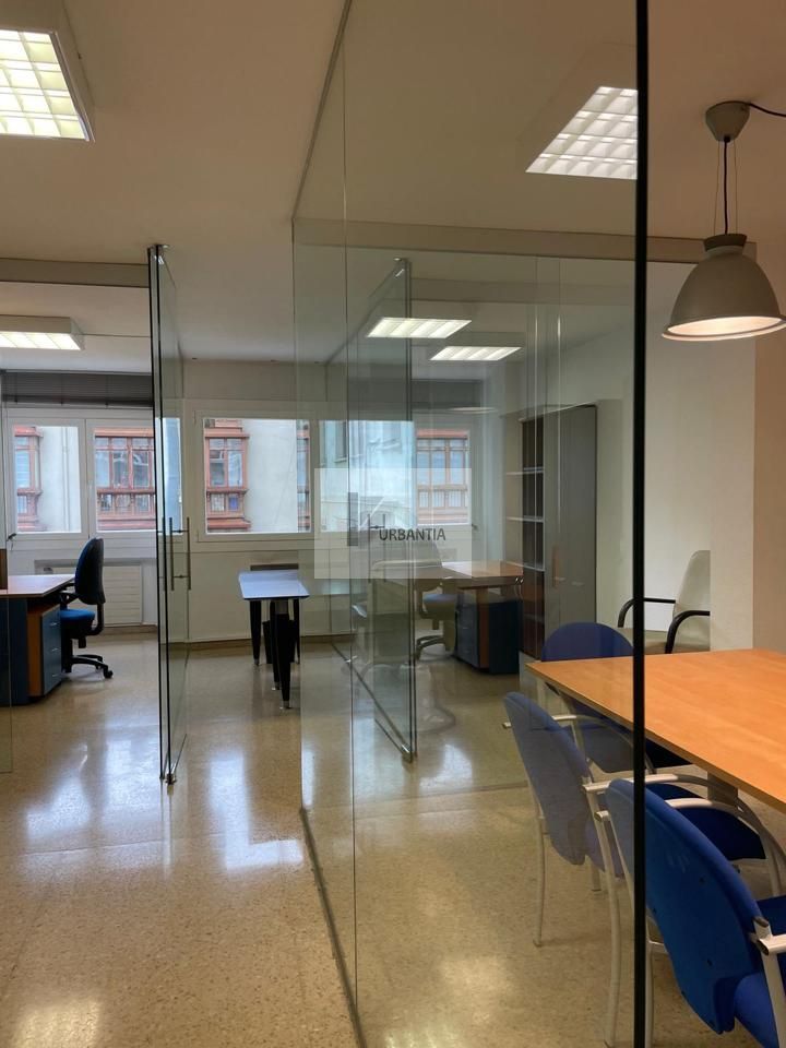 Office to rent in  Pamplona / Iruña  with Heating and Furnished