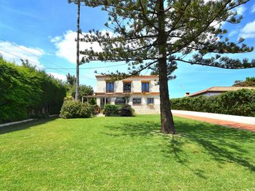 Casa con piscina en venta en Los Barrios