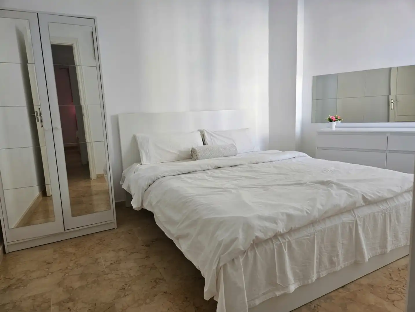 Habitación de Planta baja en venta en Manilva con Aire acondicionado, Terraza y Piscina