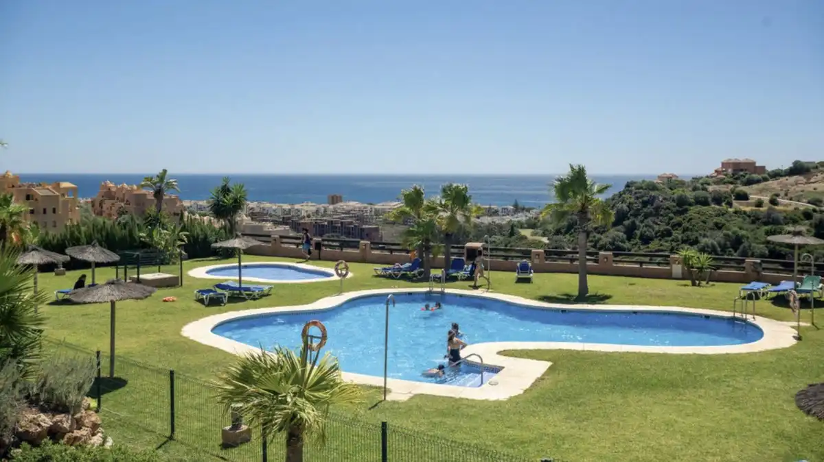 Jardín de Planta baja en venta en Manilva con Aire acondicionado, Terraza y Trastero