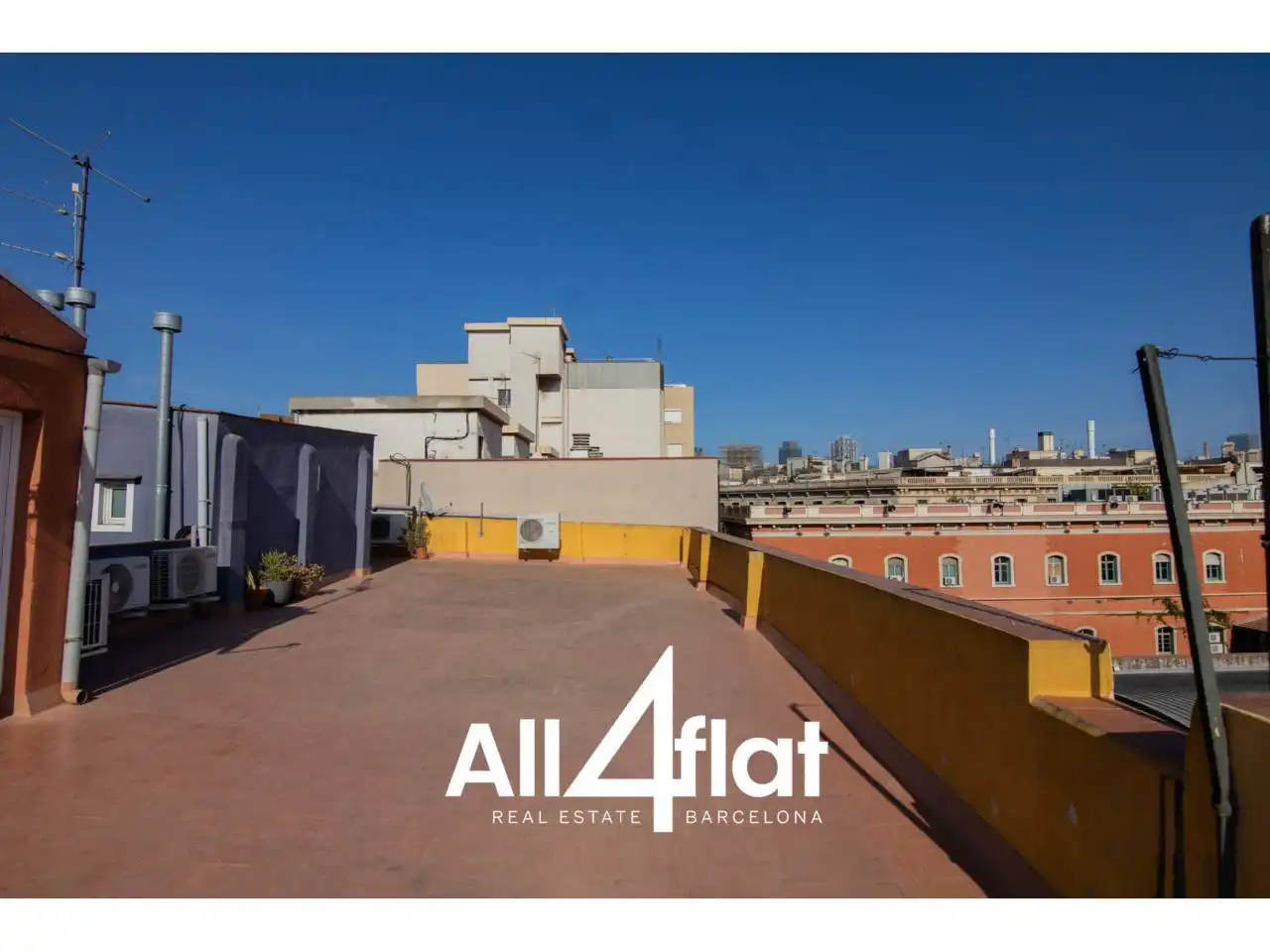 Flat with terrace for sale in Calle Agustí Vell, imagen 32
