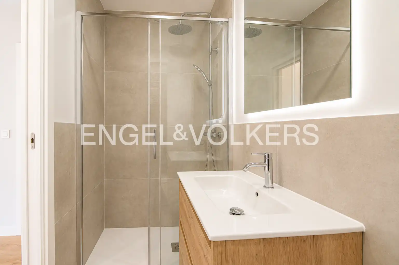 Baño de Piso en venta en Madrid con Aire acondicionado y Calefacción