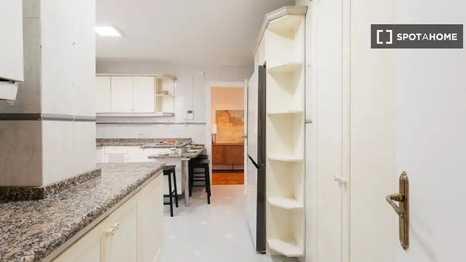 Kitchen of Flat for rent in Valencia  with Air Conditioner, Heating and Furnished