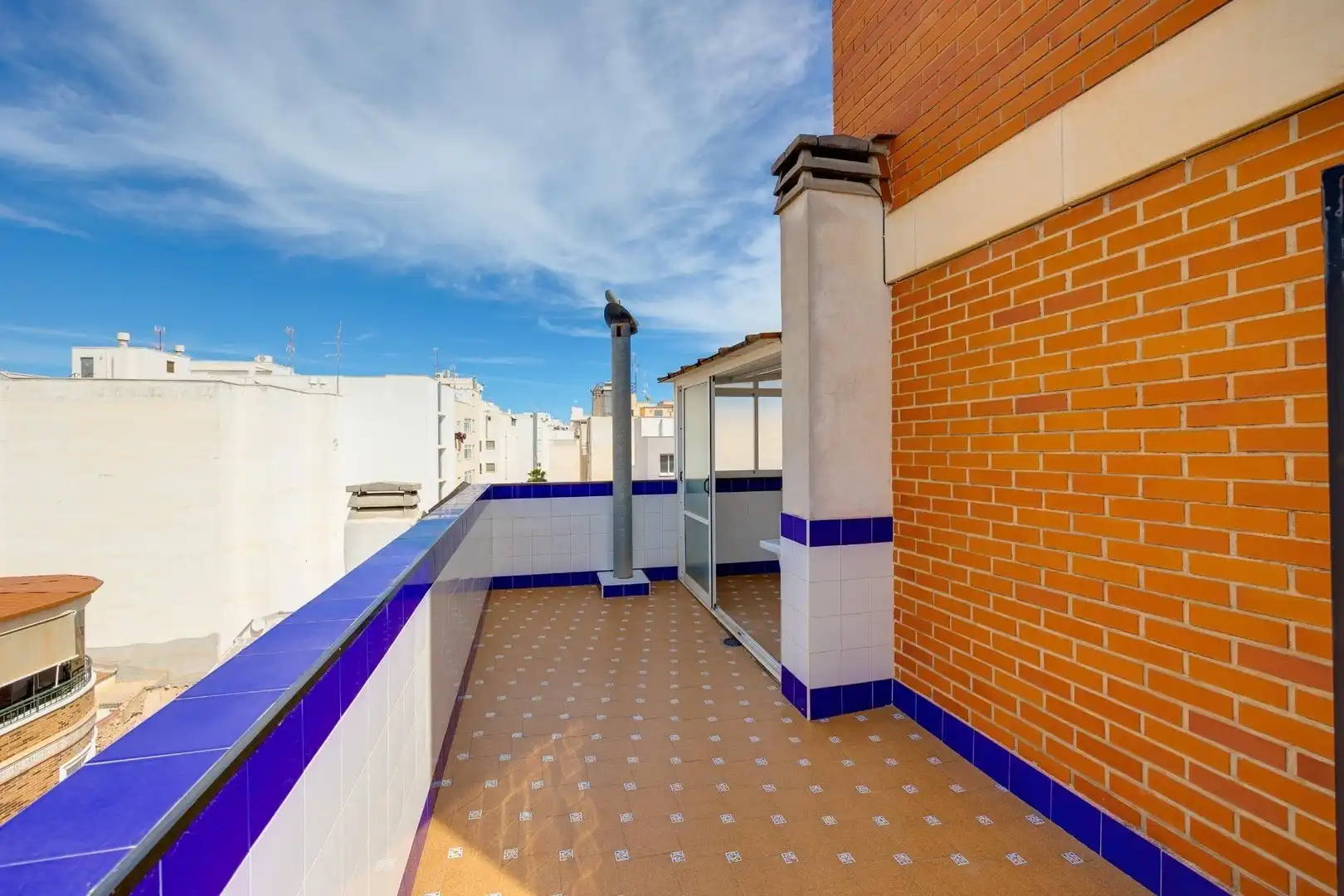 Exterior view of Attic for rent in Torrevieja  with Air Conditioner, Terrace and Furnished