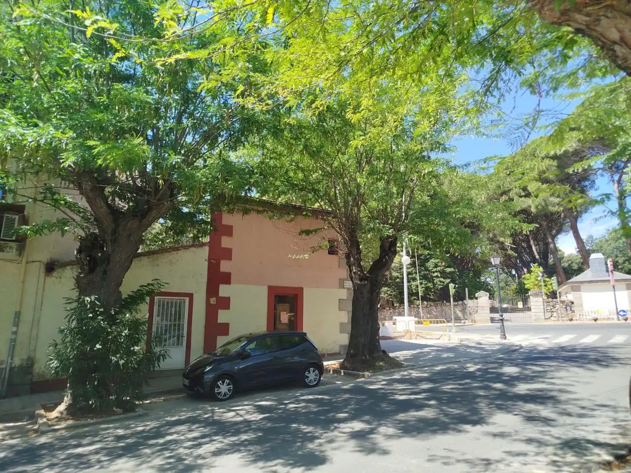 Terrenos y solares en venta en Avenida de los Reyes Católicos, imagen 2