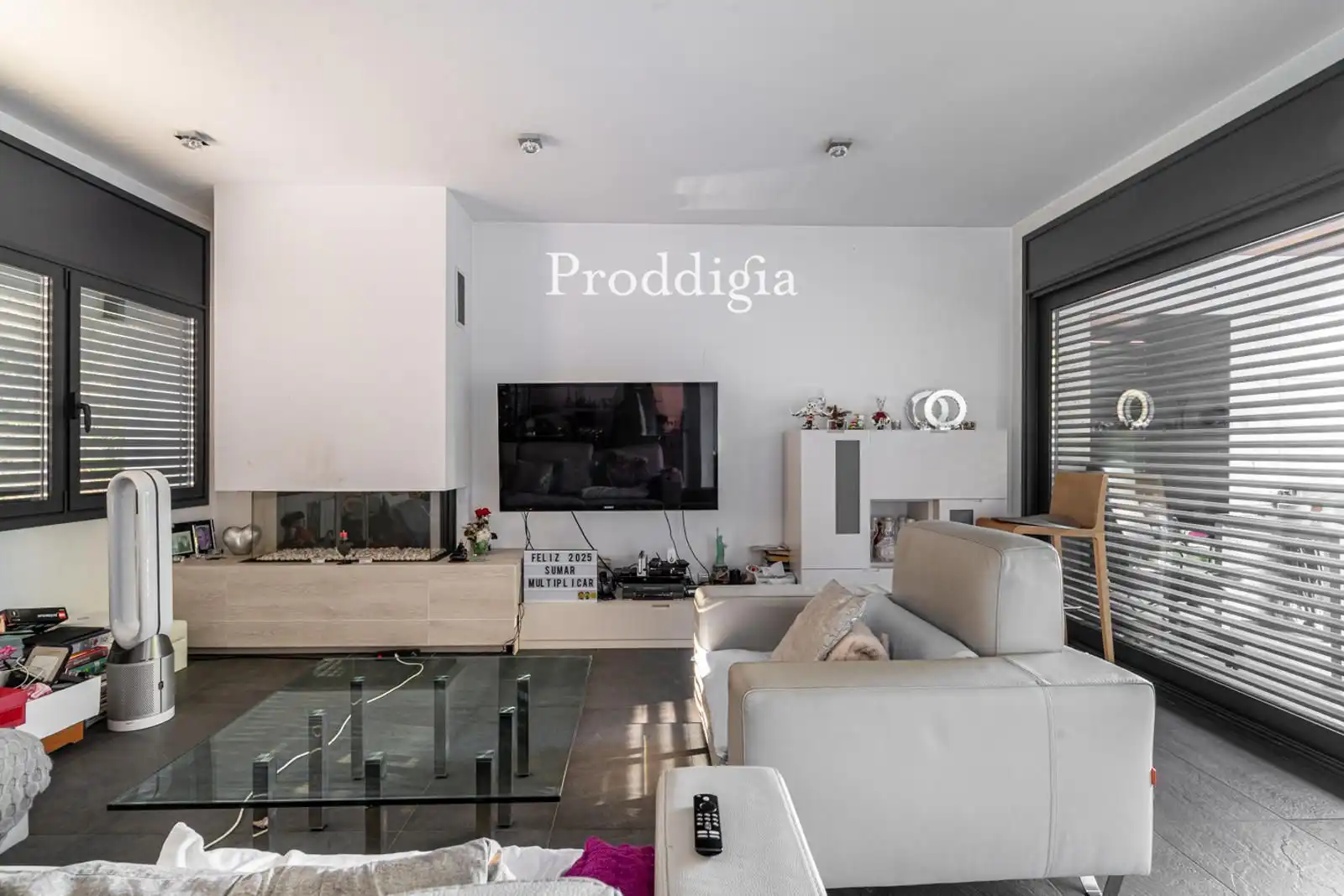 Living room of Houses for sale in Sant Cugat del Vallès  with Air Conditioner, Heating and Terrace