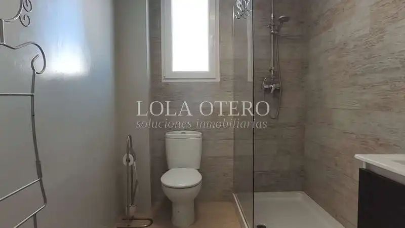 Bathroom of Attic for rent in Valencia  with Air Conditioner, Heating and Terrace