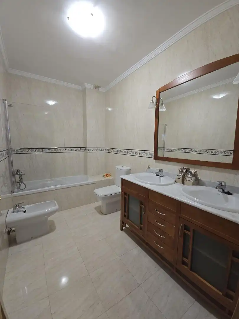 Baño de Ático de alquiler en Padul con Aire acondicionado, Terraza y Amueblado