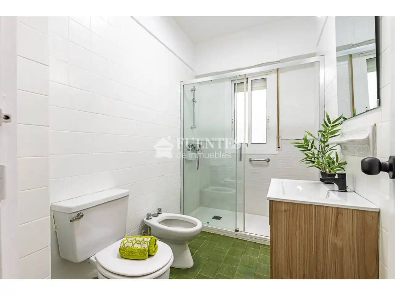 Baño de Piso en venta en Alicante / Alacant con Terraza