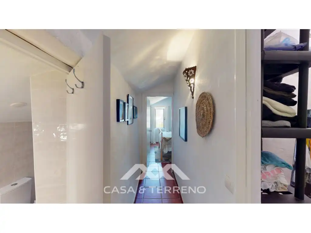 Commercial properties for sale in Arenas  with Air Conditioner