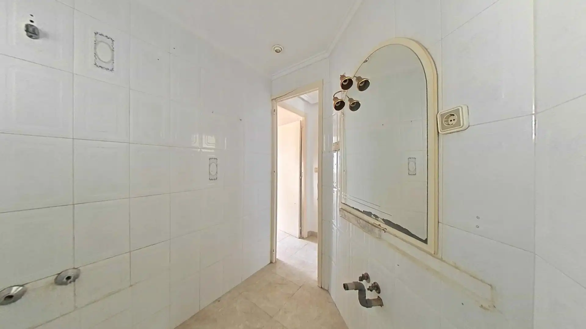 Bathroom of Apartments for sale in Elche / Elx