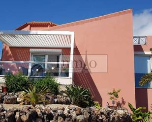 Vista exterior de Casa o xalet en venda en Arona amb Aire condicionat i Terrassa