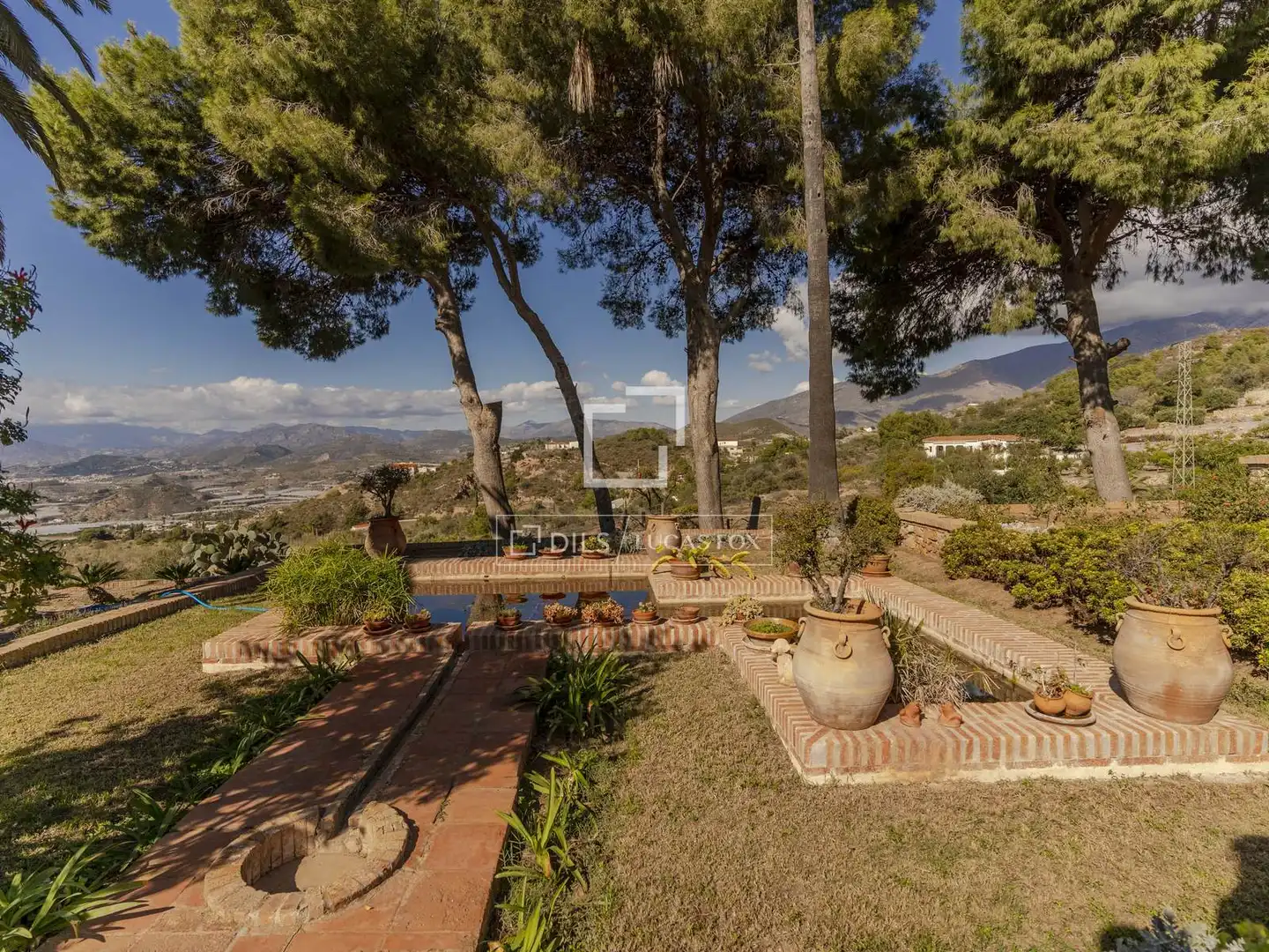 Jardí de Finca rústica en venda en Motril amb Aire condicionat, Calefacció i Jardí privat