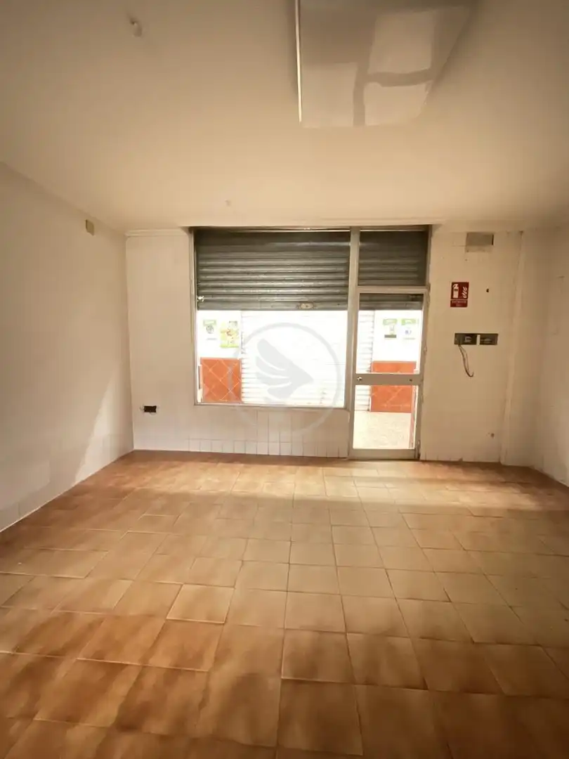 Local en venta en Linares