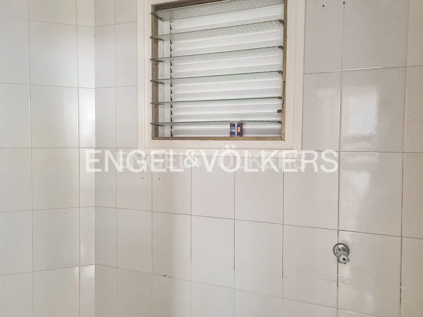 Baño de Piso en venta en Cubelles con Calefacción