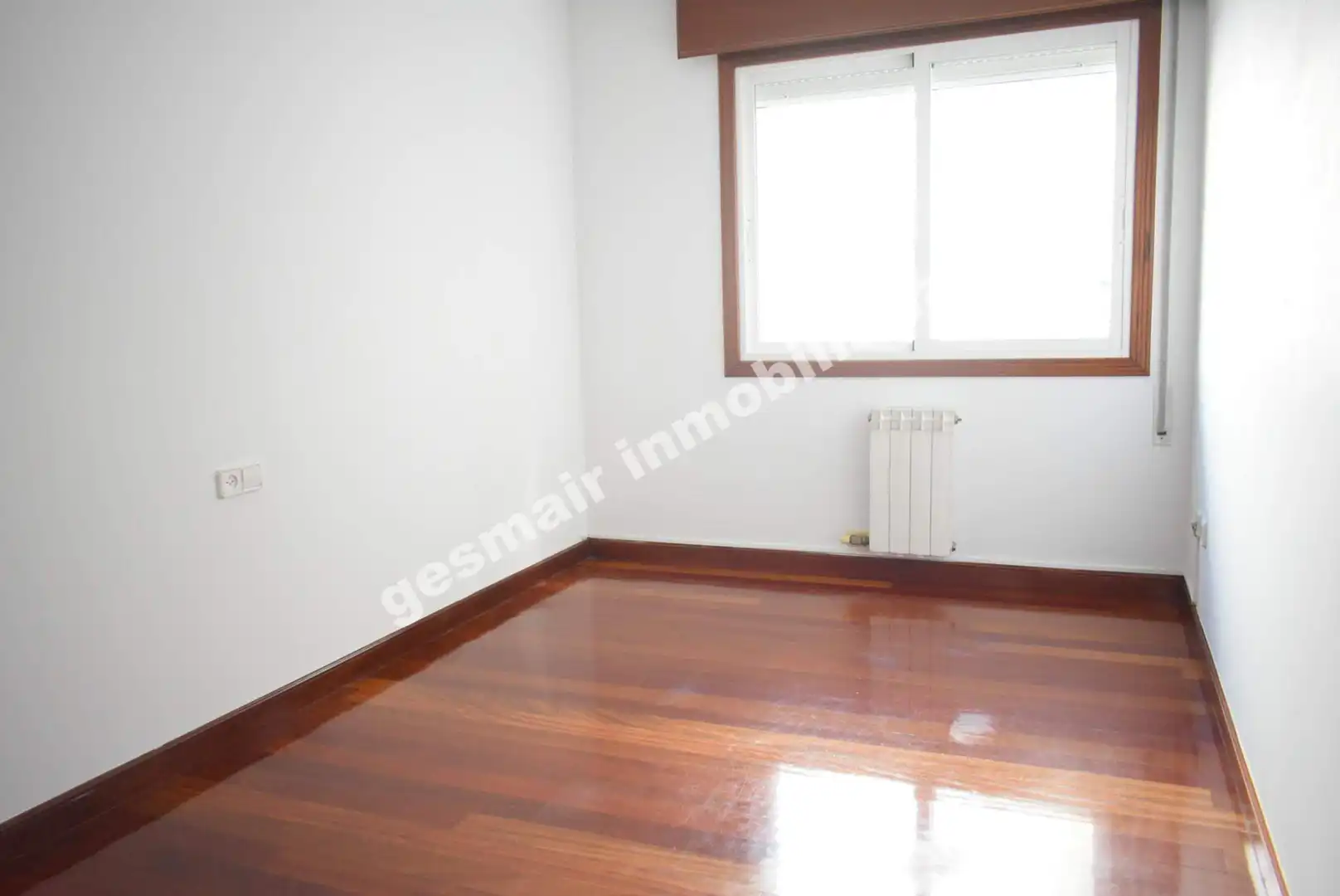 Habitación de Piso de alquiler en Pontevedra Capital  con Calefacción, Parquet y Trastero