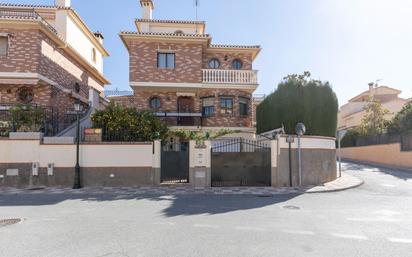 Exterior view of House or chalet for sale in Cájar  with Heating, Private garden and Parquet flooring