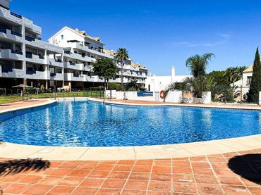 Wohnung mit Pool zum Verkauf in La Duquesa