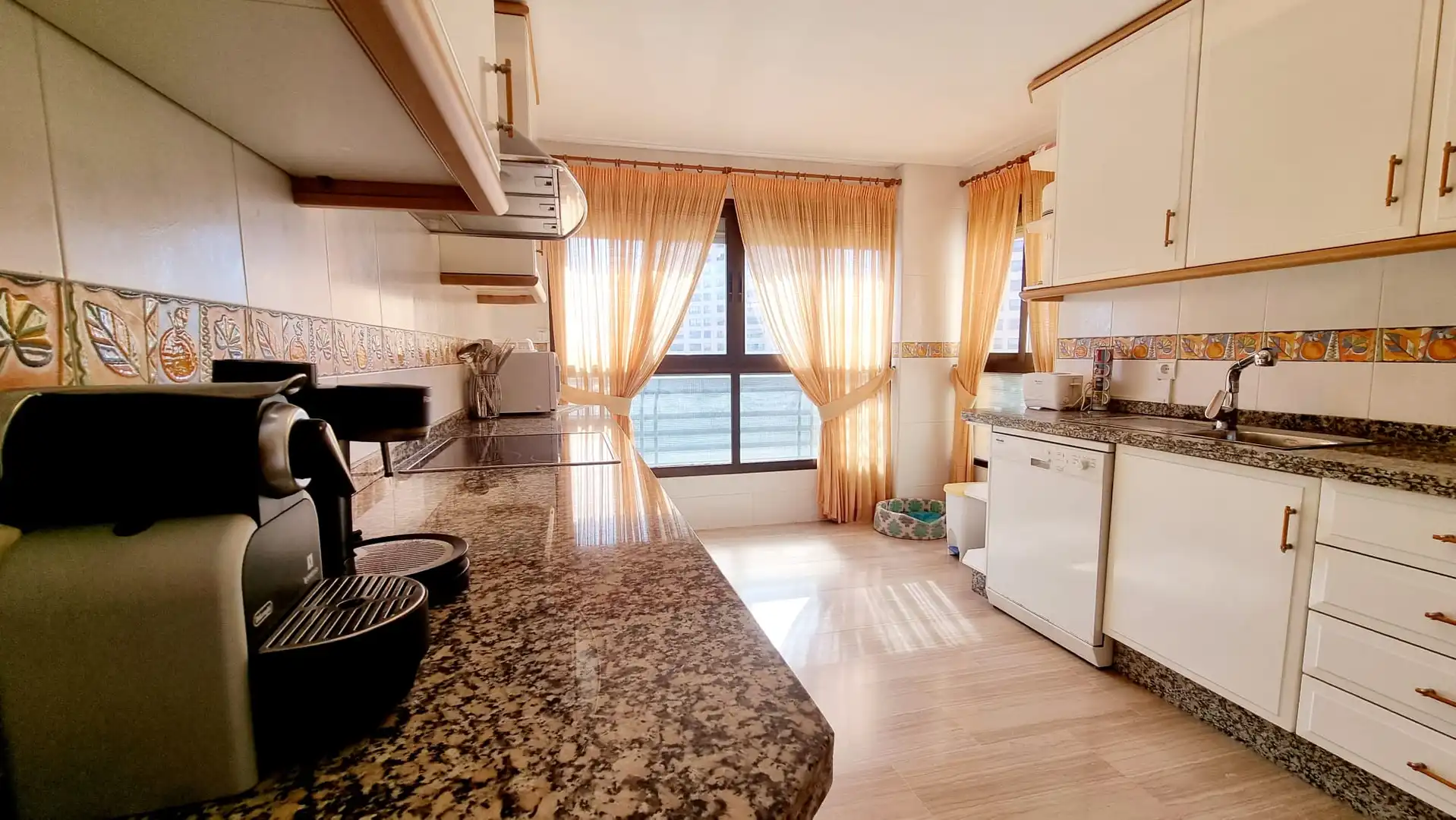 Cocina de Ático en venta en Benidorm con Aire acondicionado, Jardín privado y Terraza