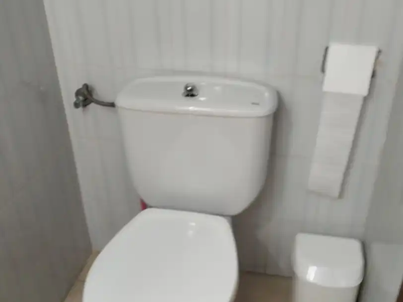 Bany de Pis en venda en Guardamar del Segura amb Terrassa i Balcó