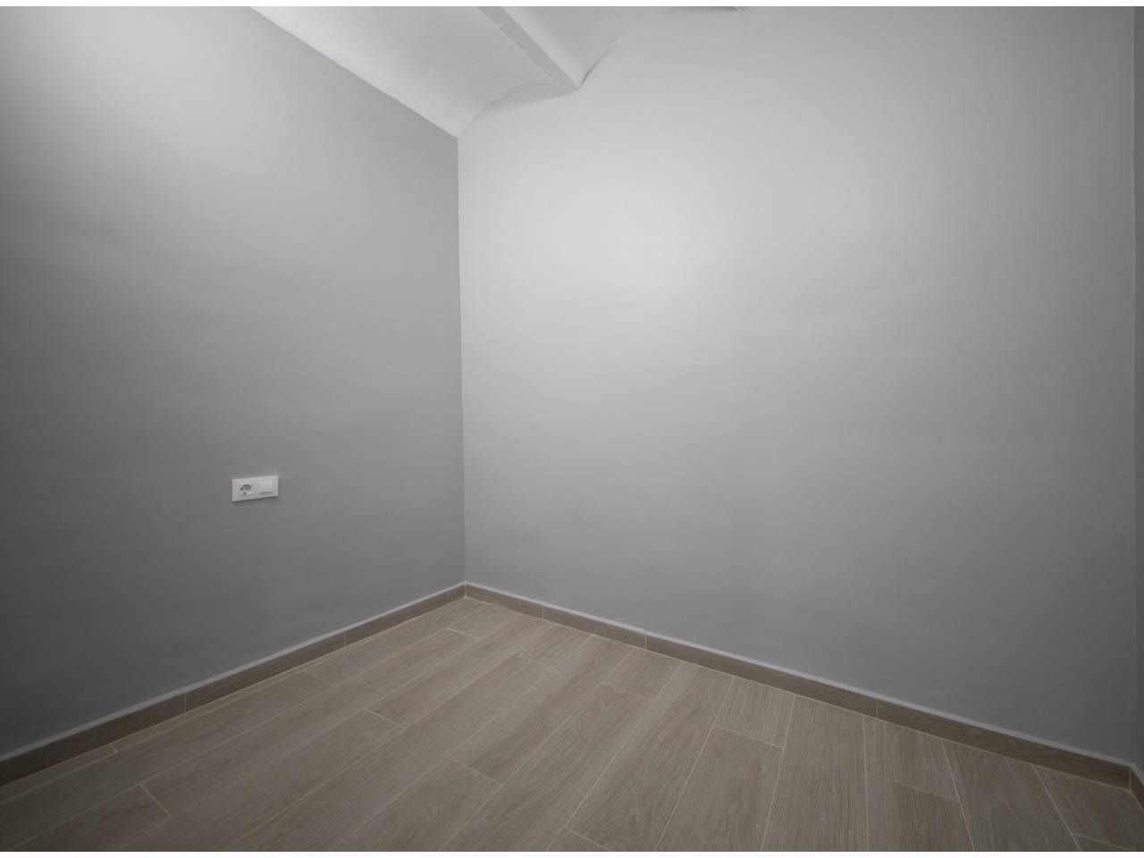 Habitación de Estudio en venta en  Barcelona Capital con Parquet y Amueblado