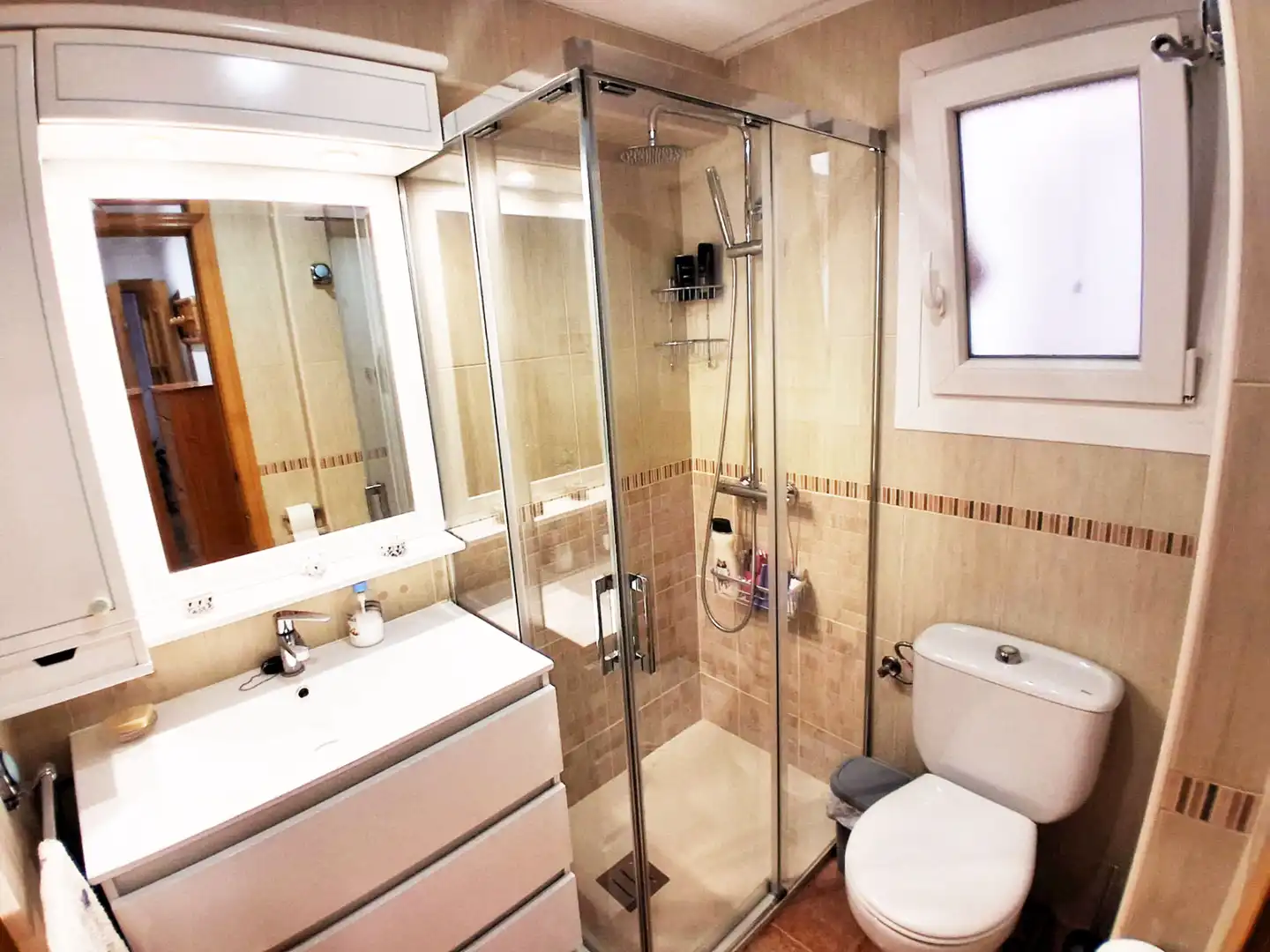 Bathroom of Apartments for rent in Granada  with Air Conditioner, Furnished and Oven