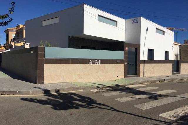 Casa-chalet en Venta en Torre de la Horadada