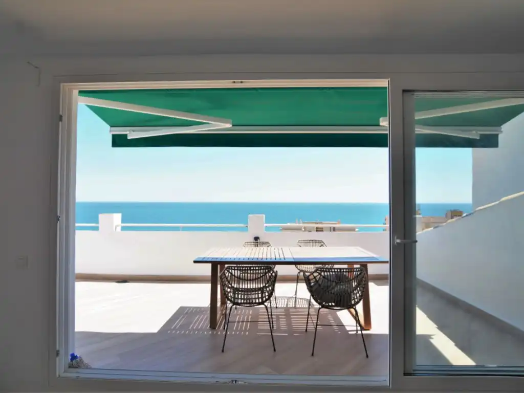 Terrasse von Wohnungen zur Miete in Fuengirola mit Klimaanlage, Schwimmbad und Möbliert