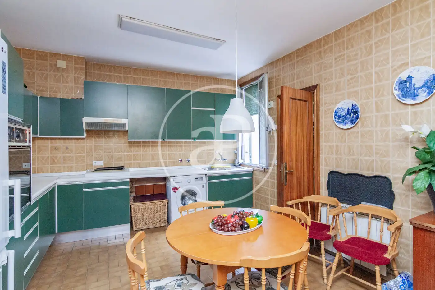 Kitchen of Flat for sale in Madrid  with Heating, Storage room and Balcony