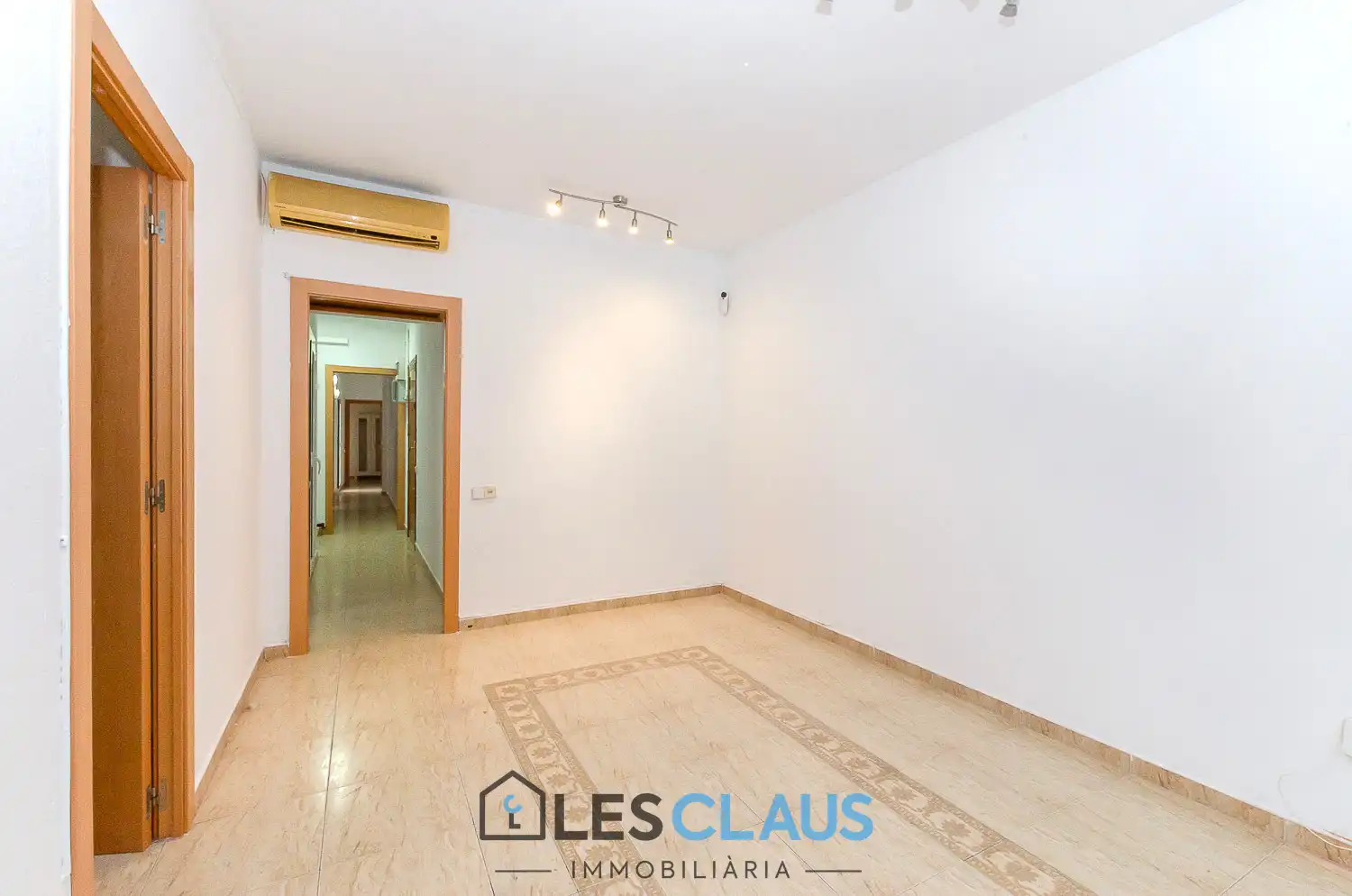 Exterior view of Flat for sale in Sants - Montjuïc