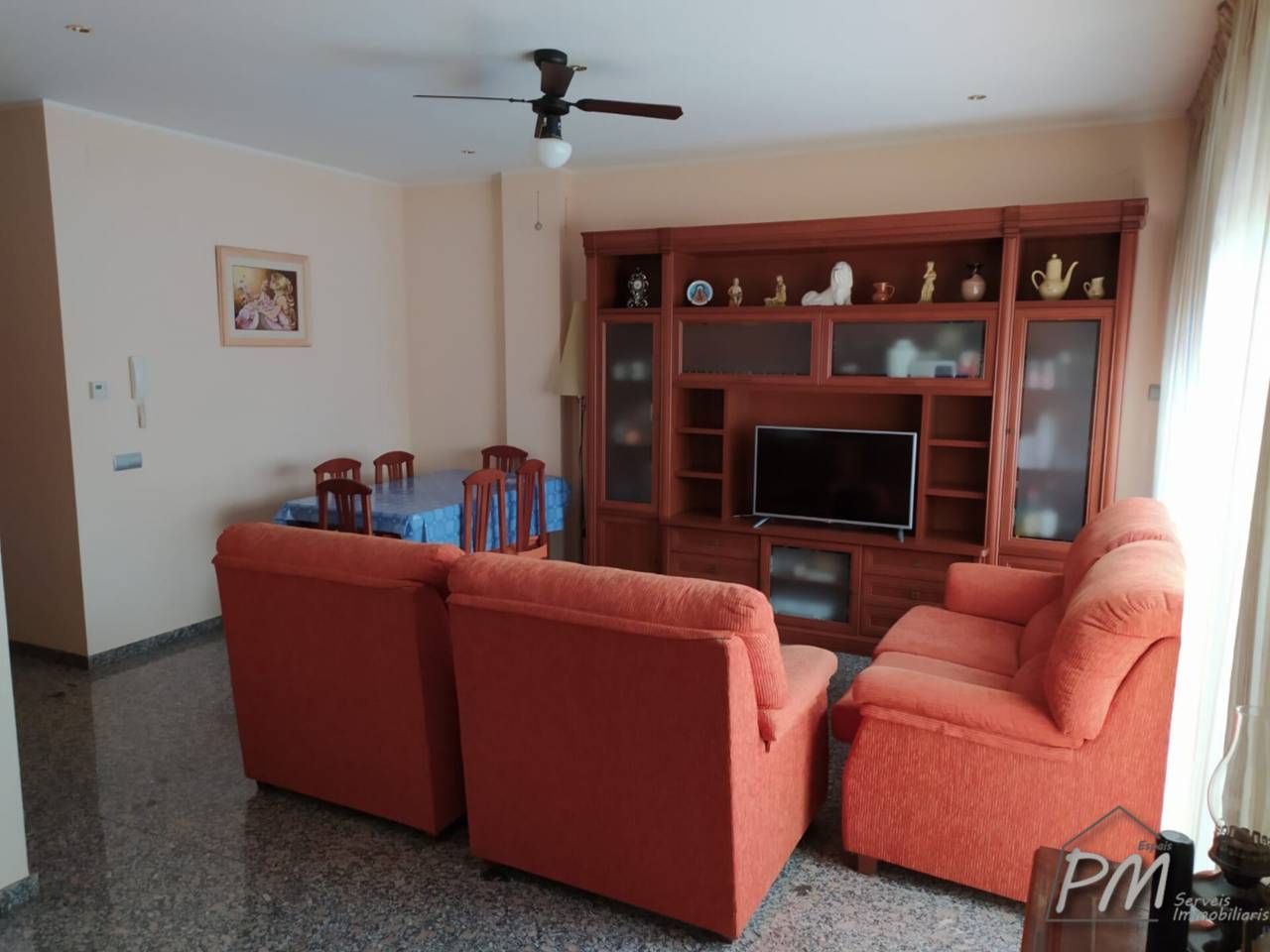 Sala d'estar de Casa adosada en venda en Cardeña amb Aire condicionat, Calefacció i Jardí privat