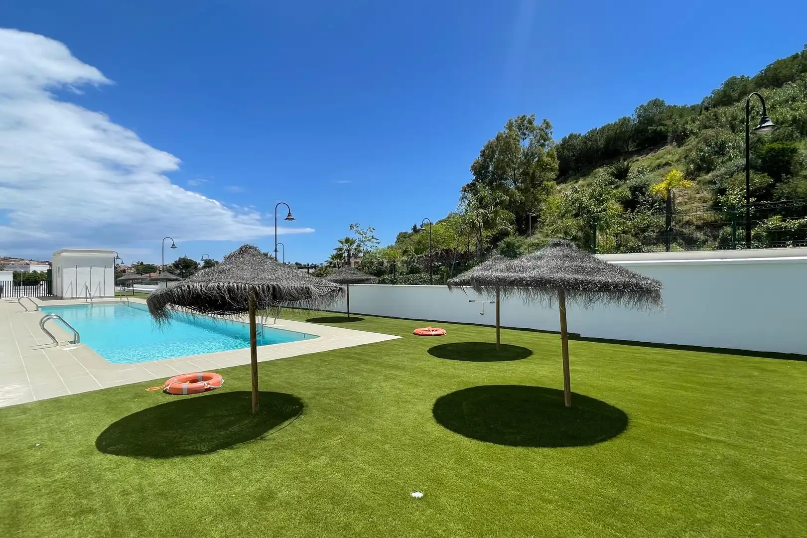 Piscina de Planta baja en venta en Mijas con Aire acondicionado, Jardín privado y Terraza