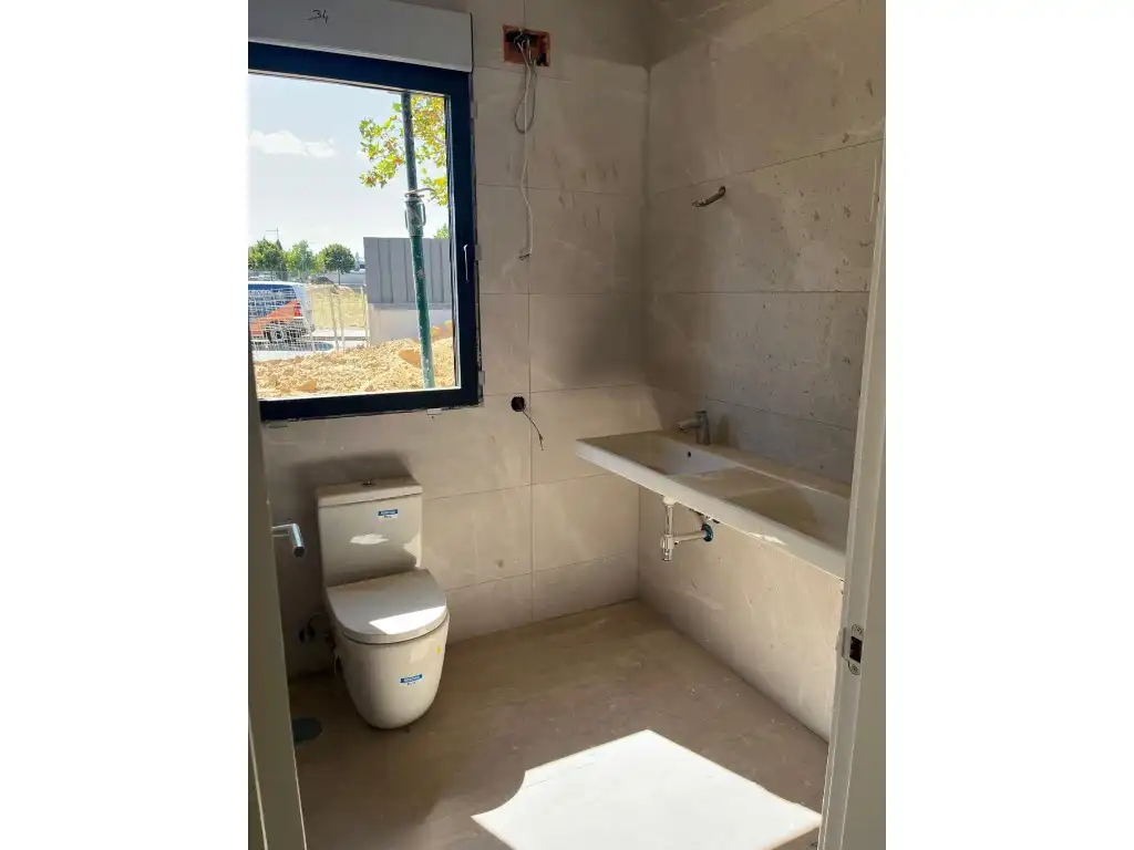 Bathroom of Detached homes for sale in Boadilla del Monte  with Oven, Washing machine and Microwave