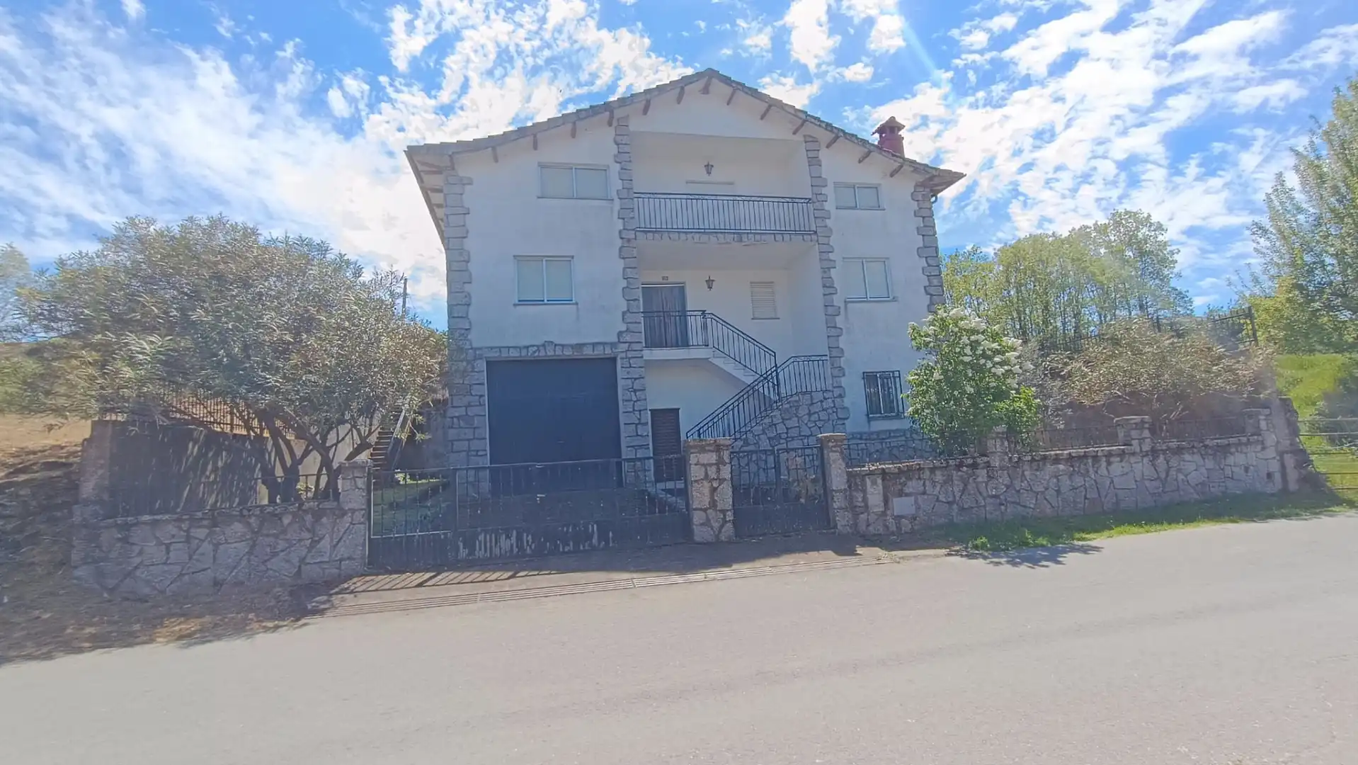 Vista exterior de Casa o chalet en venta en Colmenar de Montemayor con Calefacción y Amueblado